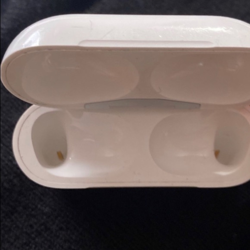 AirPod Pro - Picture 2 of 3